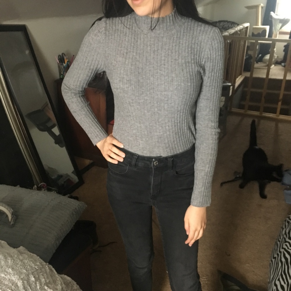 Grey Forever 21 Sweater - Picture 3 of 4